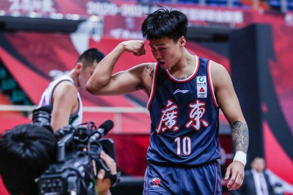 篮球方面NBA今日有多场好戏上演，由于CBA暂停，晚间韩篮甲将成为主流赛事。